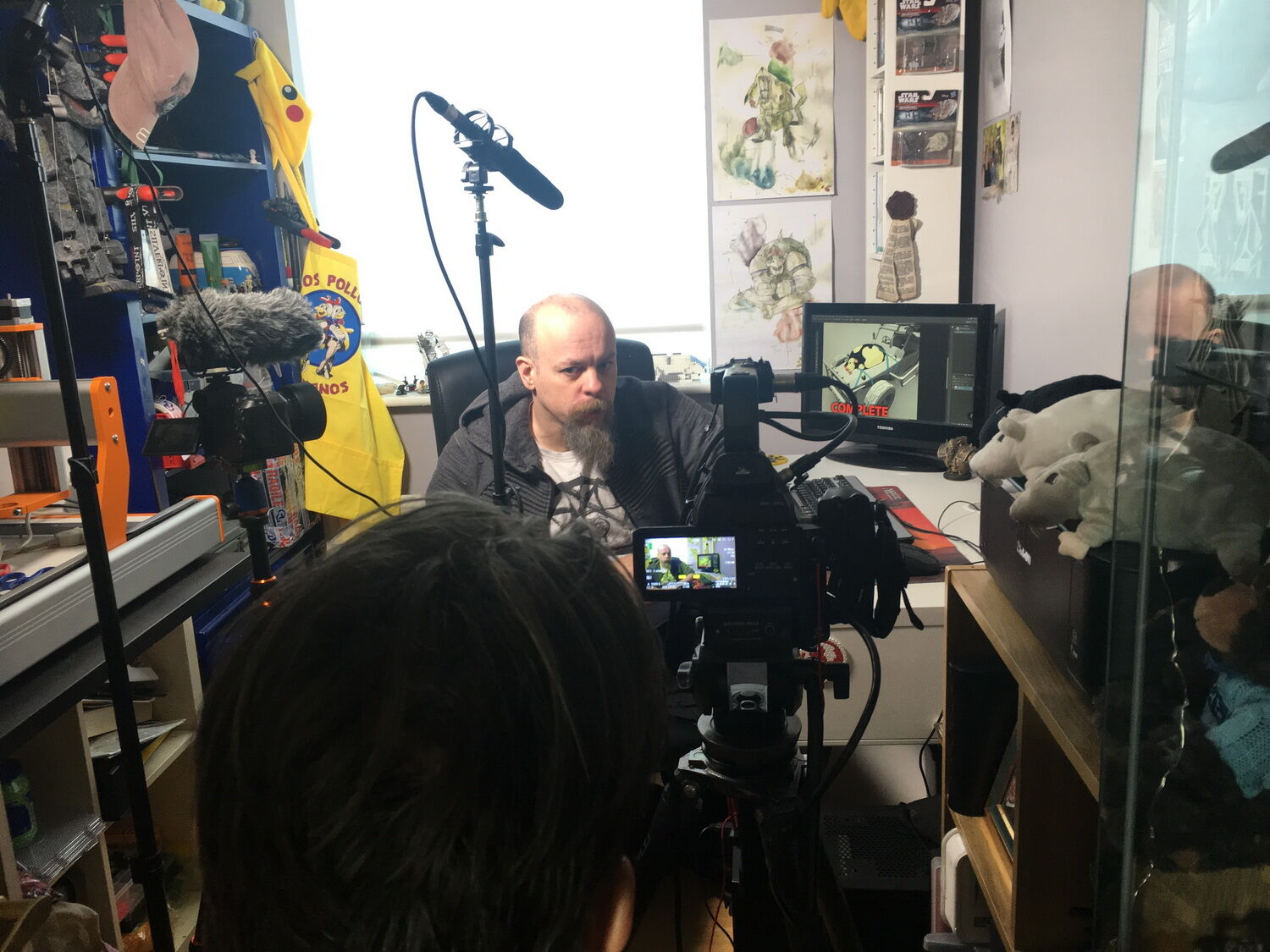Filmopname met camera en microfoon tijdens een interview